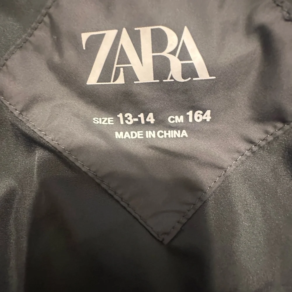 Zara Black Hooded Puffer Vest Size 13-14 - Picture 6 of 8